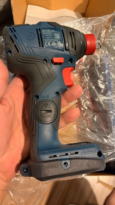 Чисто нов винтоверт (impact) BOSCH gdx 18v 210 c