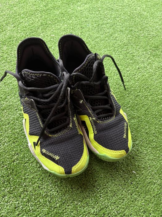 Баскетболни кецове