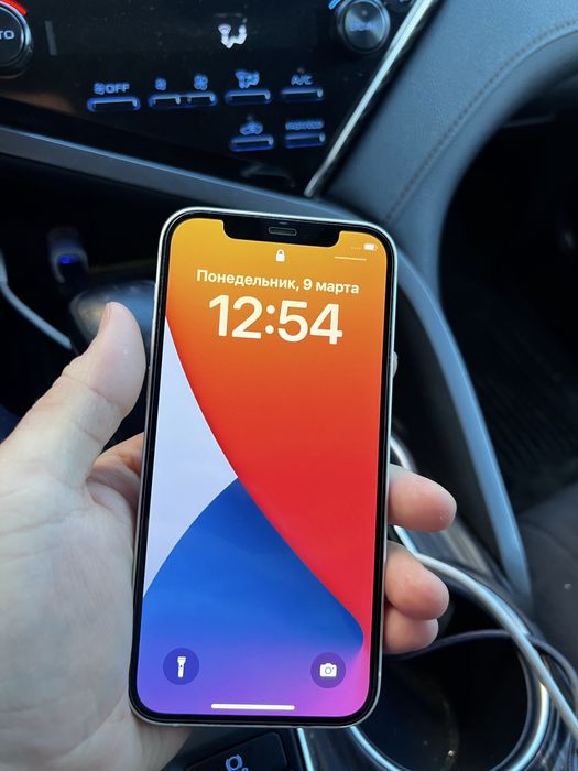 Продам iphone 12 128 гб