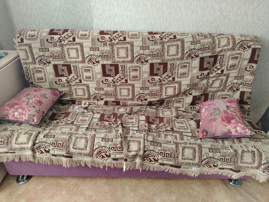 Срочно продаётся диван