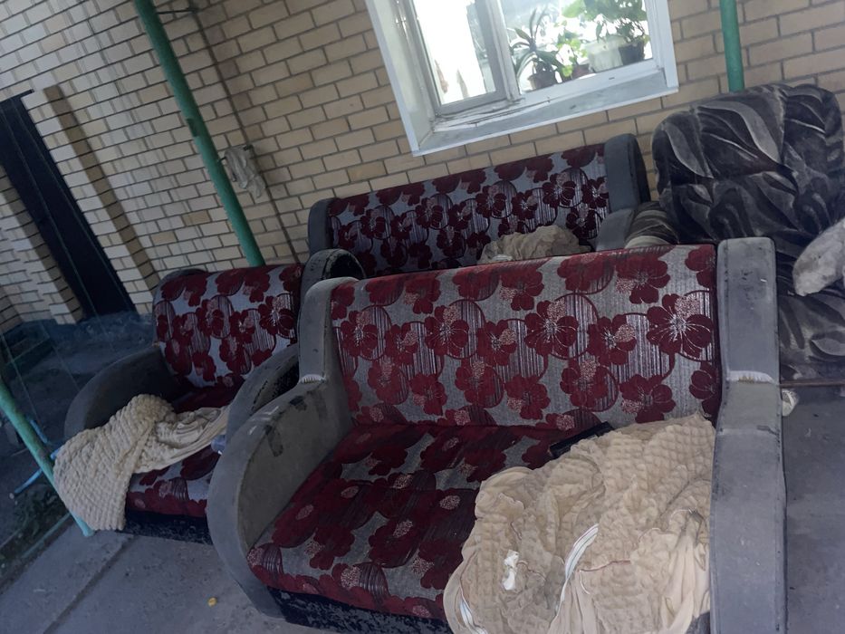 Раскладной диван и кресла