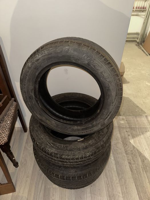 Продам зимние шины Viatti
