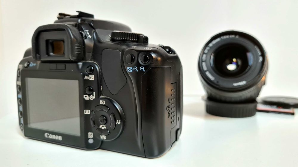 Canon EOS 400D + Obiectiv 18-55mm impecabil!