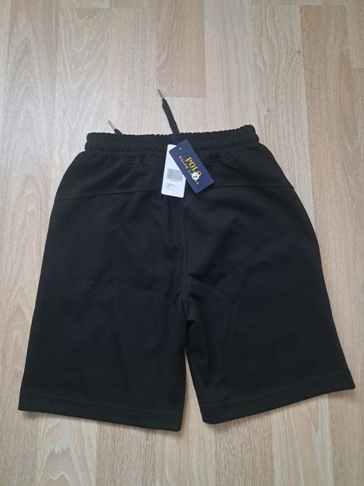 Vand pantaloni scurti