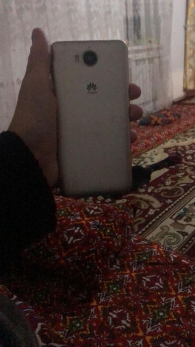 Продам два телефона за 1500