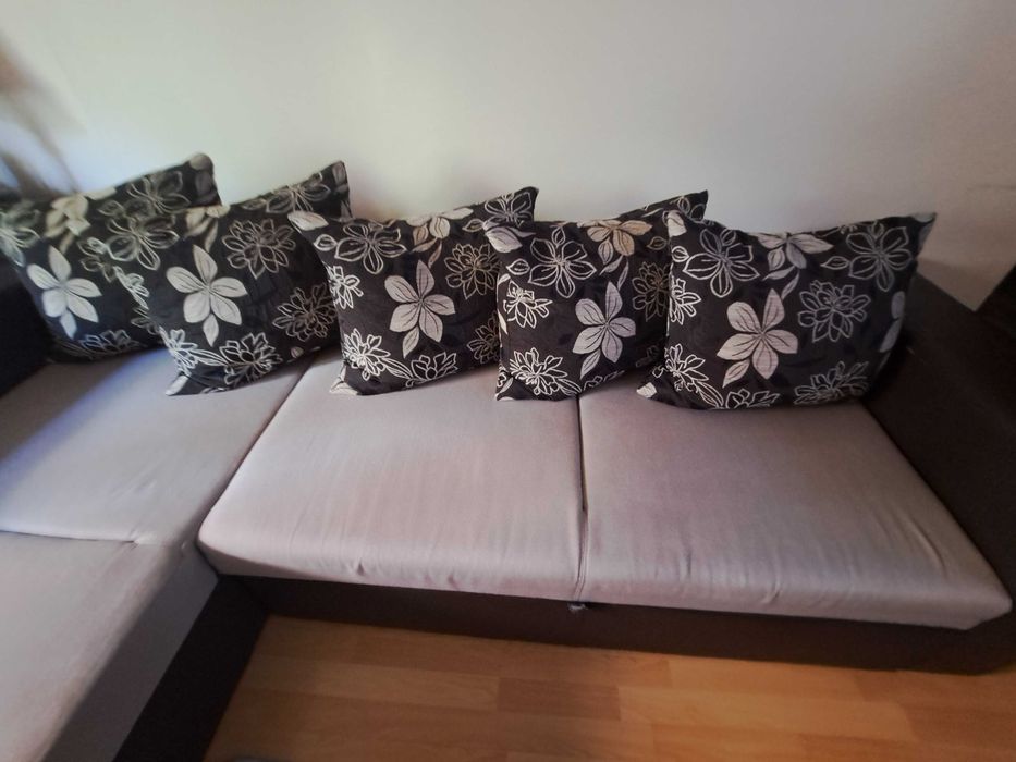 Vand urgent canapea extensibila