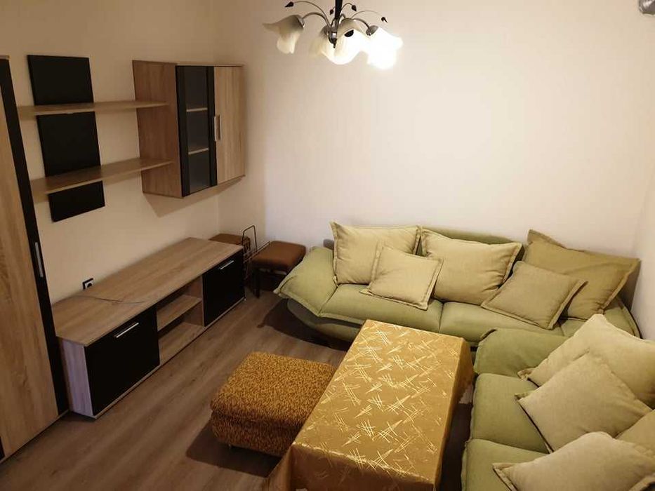 Дава се под наем Тристаен апартамент в Бургас, Възраждане - 100 кв.м за 255 € - Снимка #1