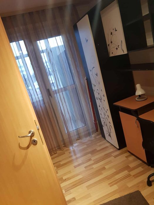 Inchiriez apartament cu 2 camere, zona Vest OMV