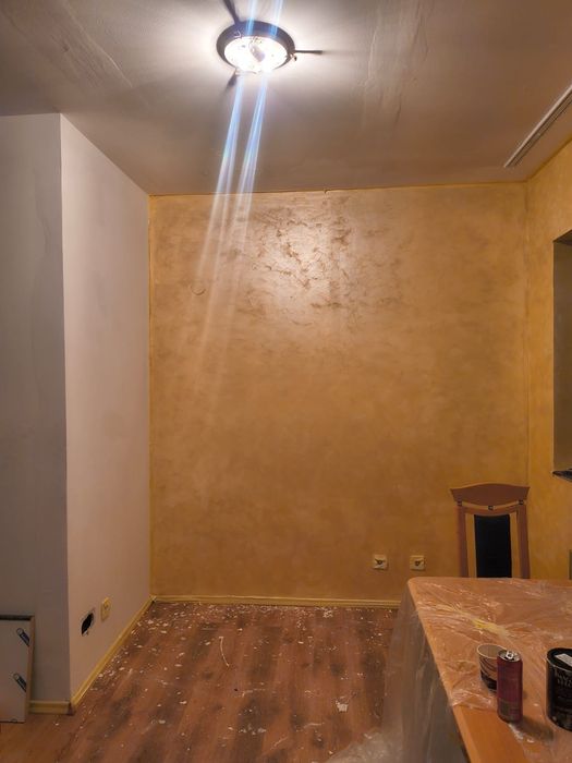 Lucrez la Domiciliu cu Vopsea Decorativa