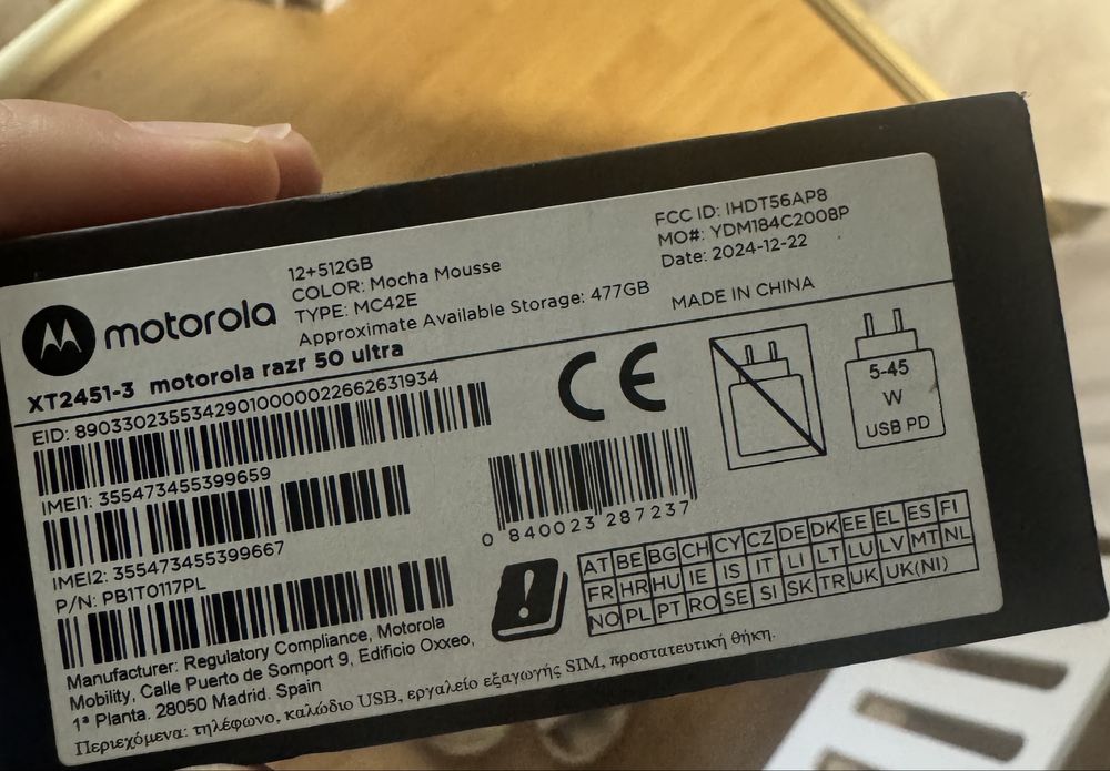 Motorola razr 50 Ultra - Mocha Mousse - Model Special Pantone