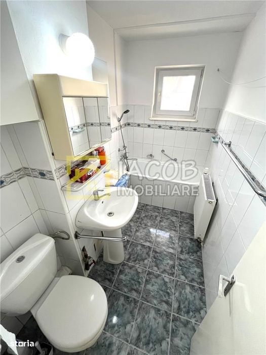 Apartament 2 camere decomandate, etaj 3, zona Energiei, str. Banatului