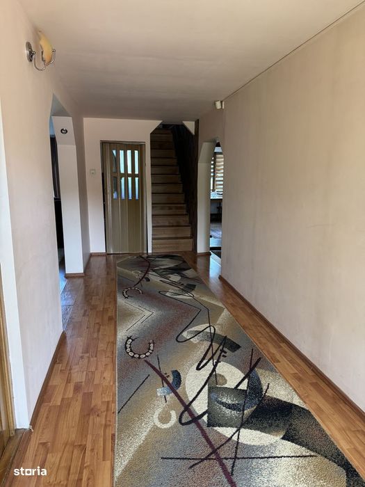 Vând casă sau schimb cu apartament cu 2 camere în Fălticeni
