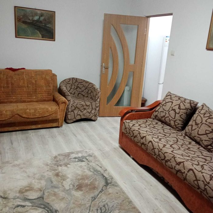 Inchiriez garsoniera