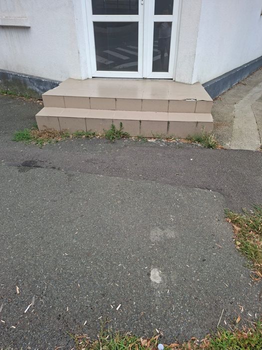 Vand spatiu comercial