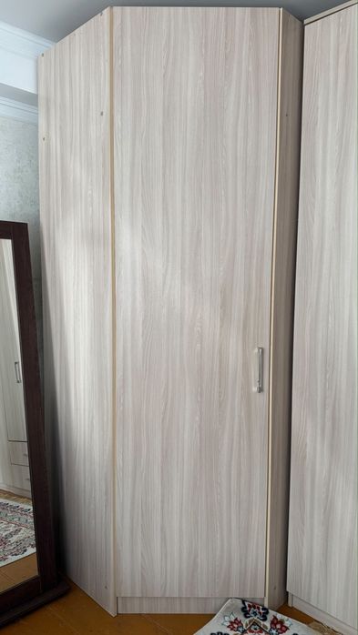 Продается шкаф угловой