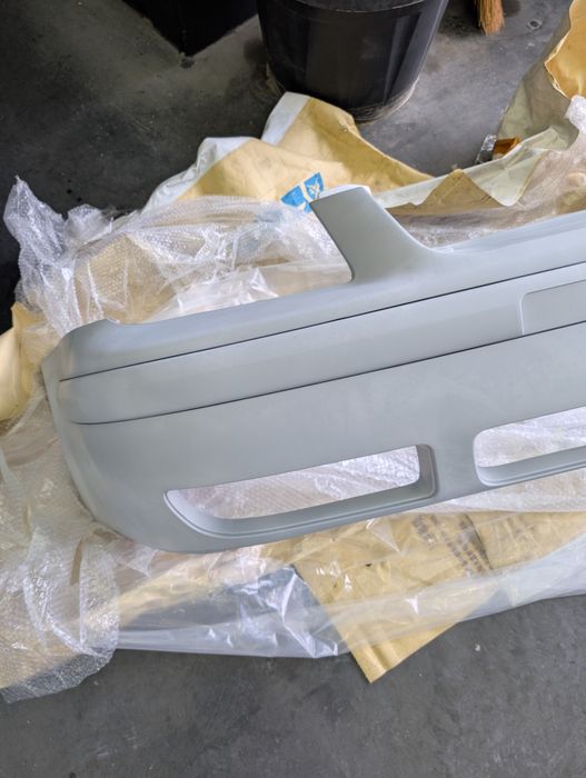 Продаю новый бампер Volkswagen Passat b5