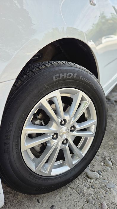 2014 yil 8000$ kami bor
