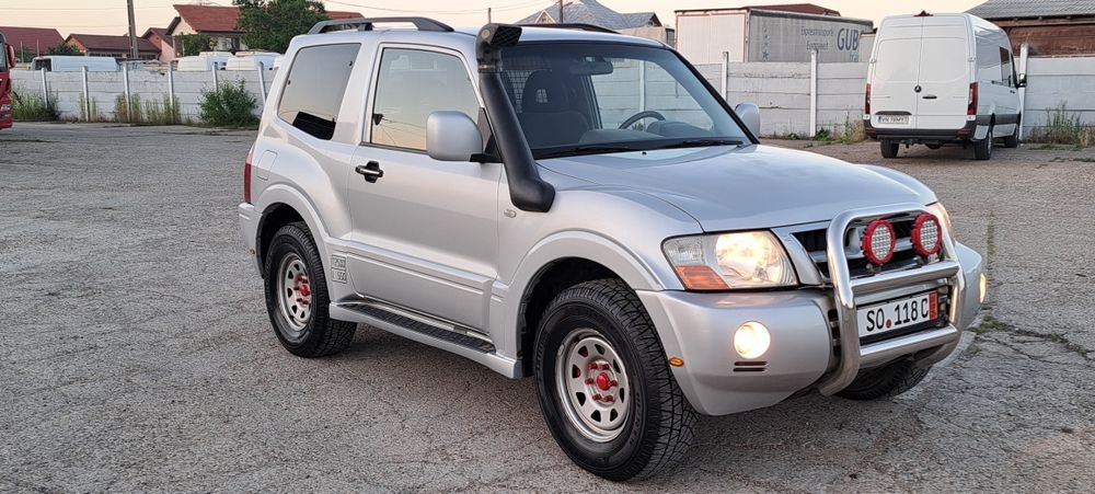 Mitsubishi Pajero MK3 3.2 DIESEL 4X4 REDUCTOR mic/MARE BLOCABIL an 2004 AUTOUTILITARĂ  impozit 500 lei
