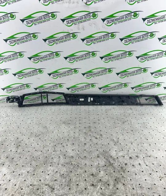 Grila centrala bord A212680XX71 A212680XX71 Mercedes-Benz E-Class 2009