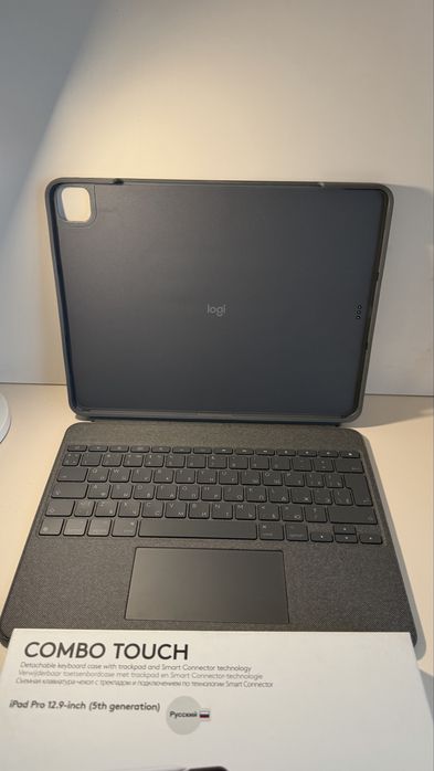 Чехол-клавиатура Logi на iPad Pro 12.9 (M1/M2)