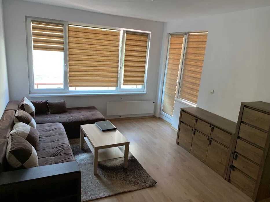 Двустаен имот в кв.Белите брези