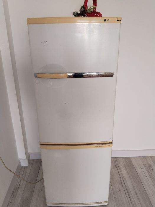 Продается холодильник LG