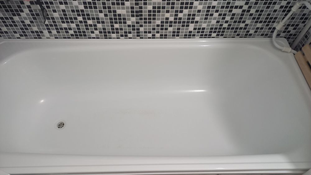 Продам ванну с экраном