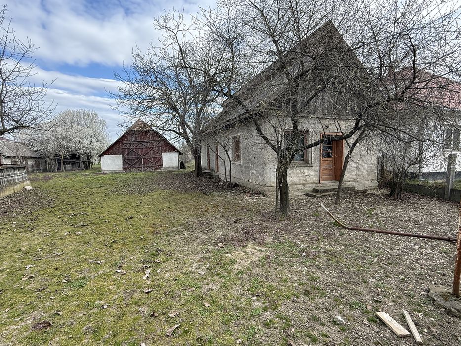 Ofer spre vânzare Casă 3 Camere  recent renovată în comuna Lipau