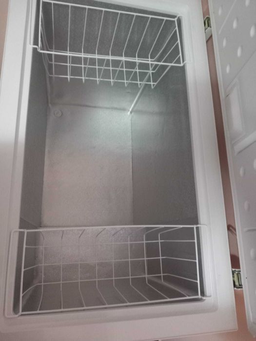 Vând ladă frigorifică (congelator) Vortex, noua