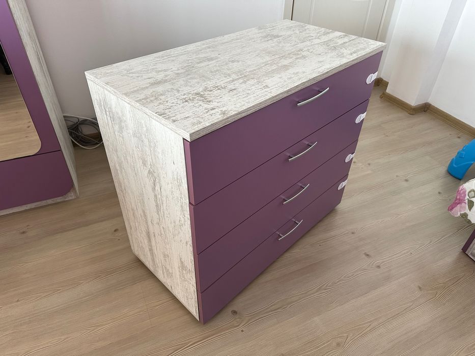 Продавам мебели за детска стая