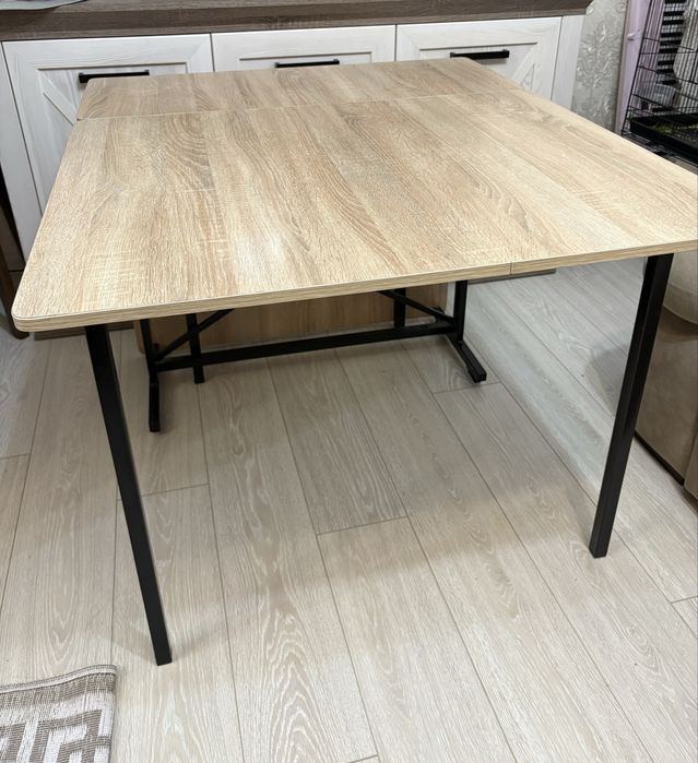 Продам Стол Книжка