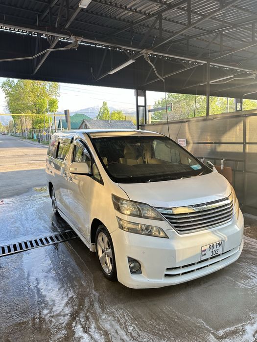 Toyota vellfaire