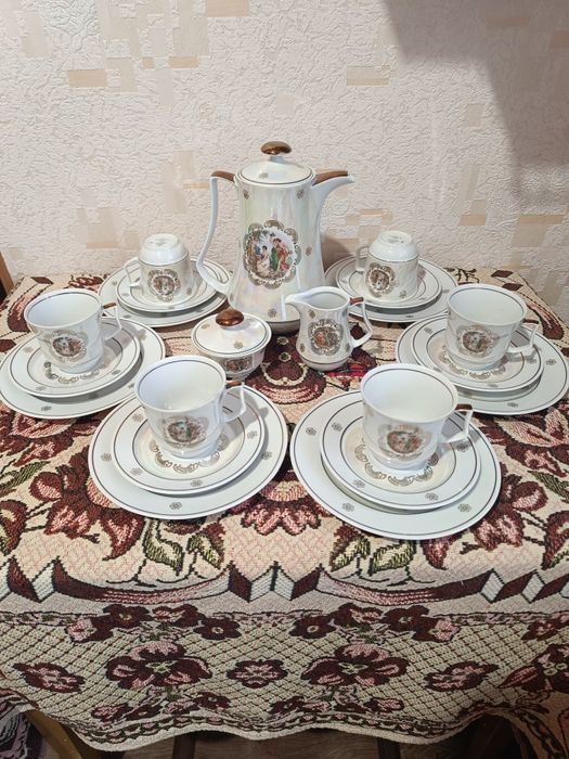 Чайные сервизы фарфоровые