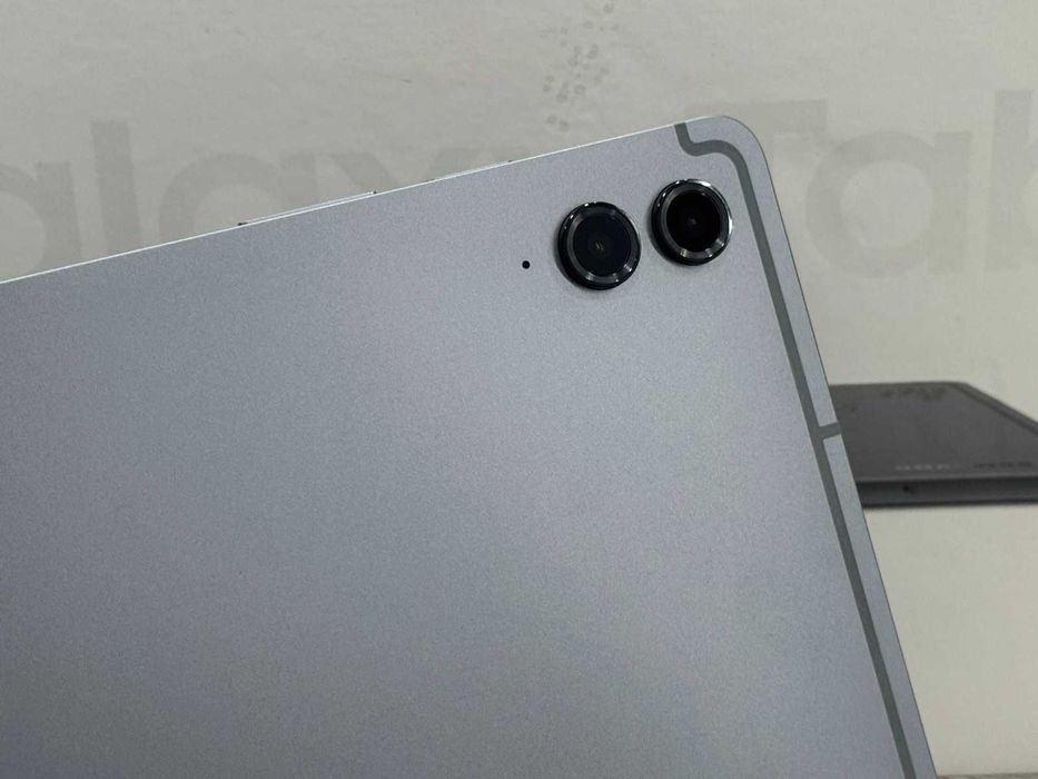 НОВ! Samsung Galaxy Tab S9 FE+ 128GB