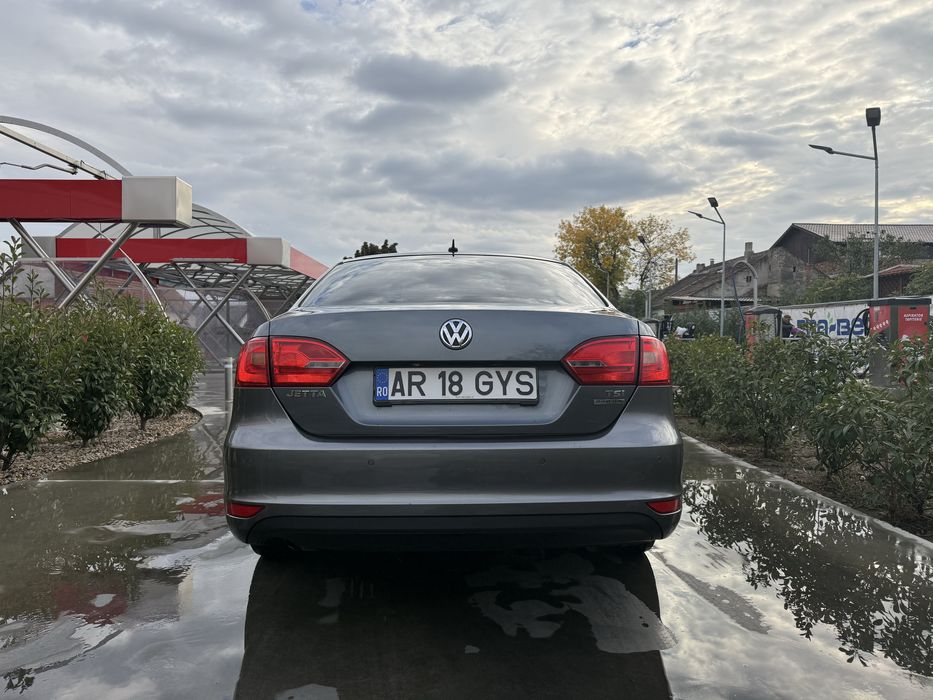 VOLKSWAGEN Jetta 2011 — imagine 4