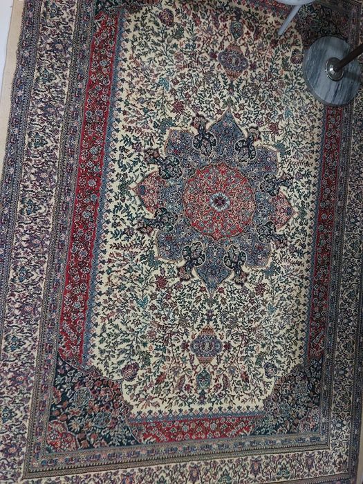 Продаёться ковёр