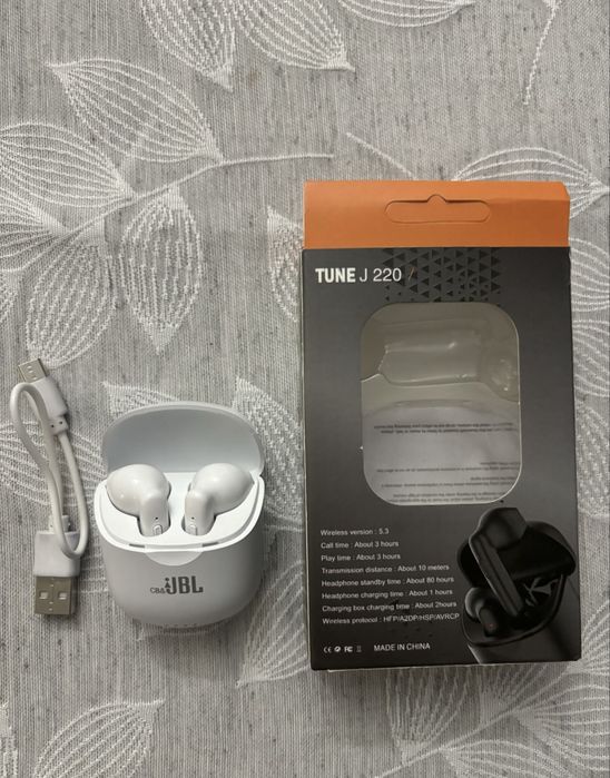 Vând Căști Wireless JBL TUNE 220, albe, noi, in cutie.