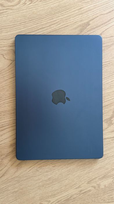 Macbook Air M2 8Gb ram 256Gb SSD 13"