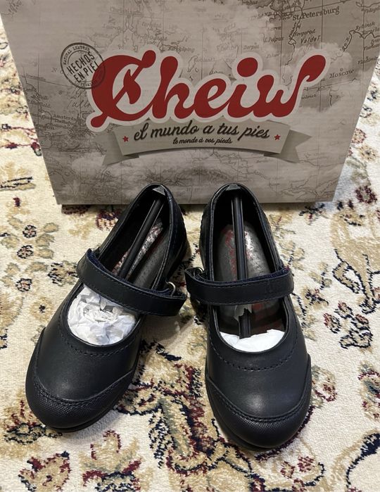 Продам детскую обувь