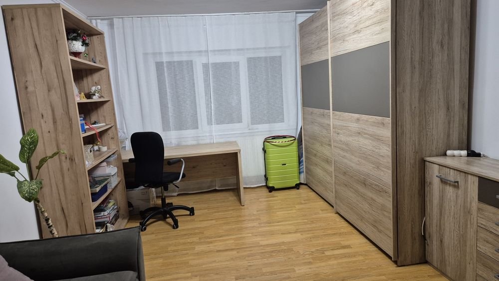 Inchiriez apartament 3 camere zona Ramada