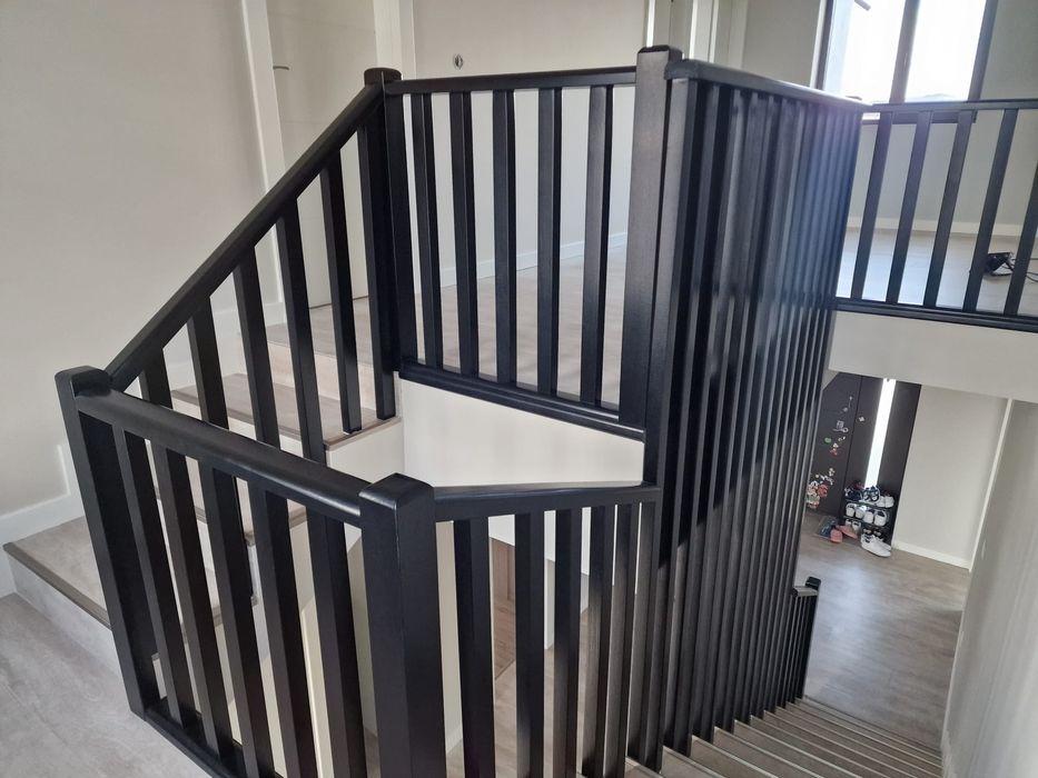 Scari/Balustrade Producator/LEMN MASIV