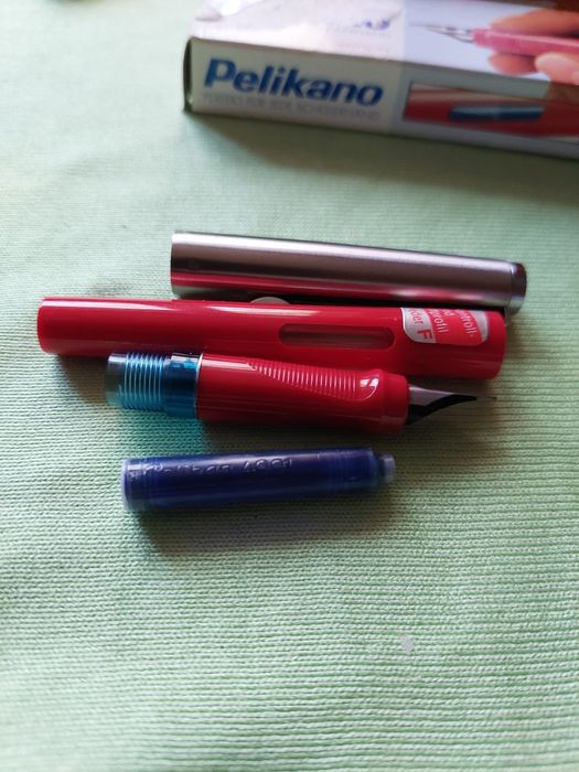 Vând stilouri Pelikano