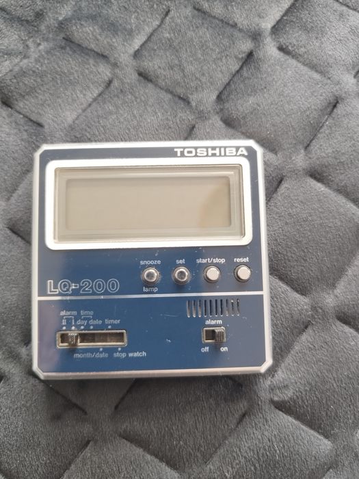 Ретро будилник Toshiba LQ-200
