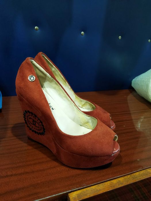 Продам кожаную обувь