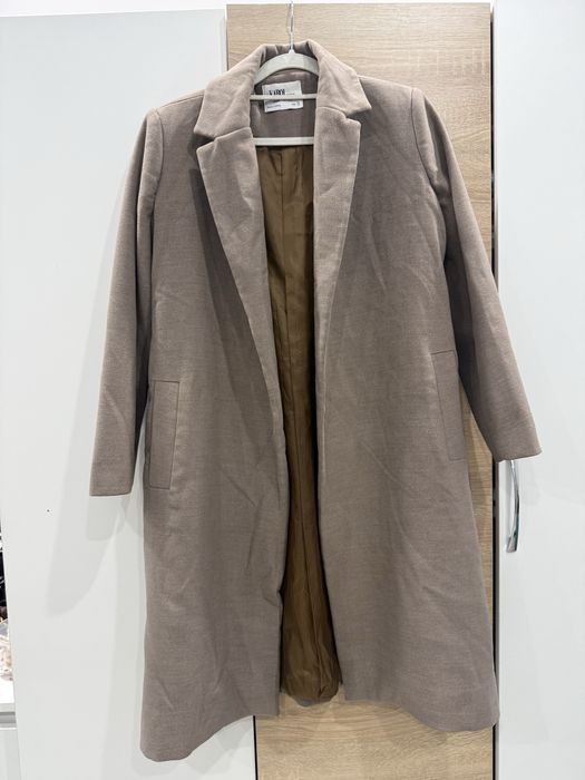 Пальто ниже колен длины