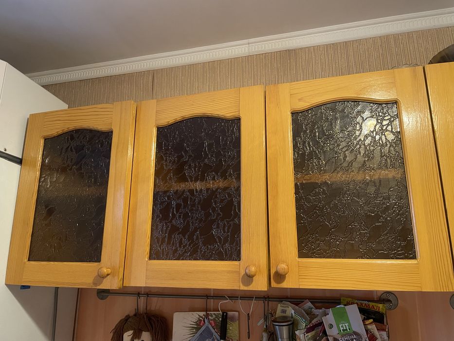 Шкаф кухонный деревянный