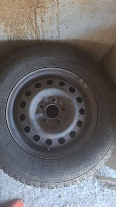 Зимни гуми Toyo 215 70 15   с джанти за Хюндай