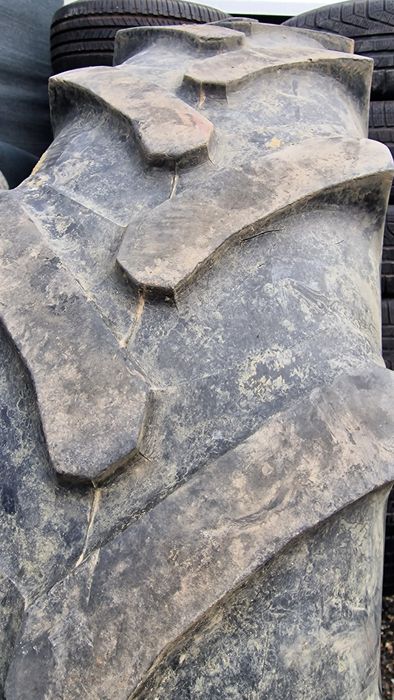 CAUCIUC agricol 11.2R44 (270/95R44) marca Alliance