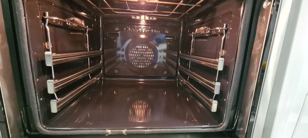 Фурна за вграждане NEFF Line B55CR22N0 71л  А+ ПИРОЛИЗА  Made in Germany