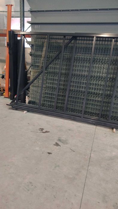 Портал-двукрилен